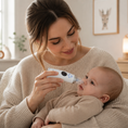 Last inn bildet i Gallery Viewer, Mor renser nesen til baby på fanget med Silver Elektrisk Nesesuger
